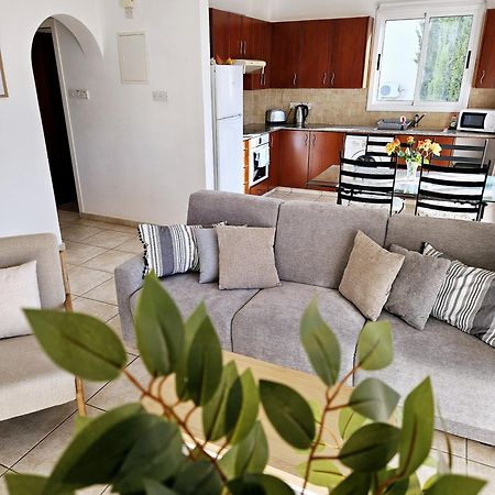 The Brightstay Paphos, 2 Bed Apt, Paphos Riviera, Universal Buitenkant foto