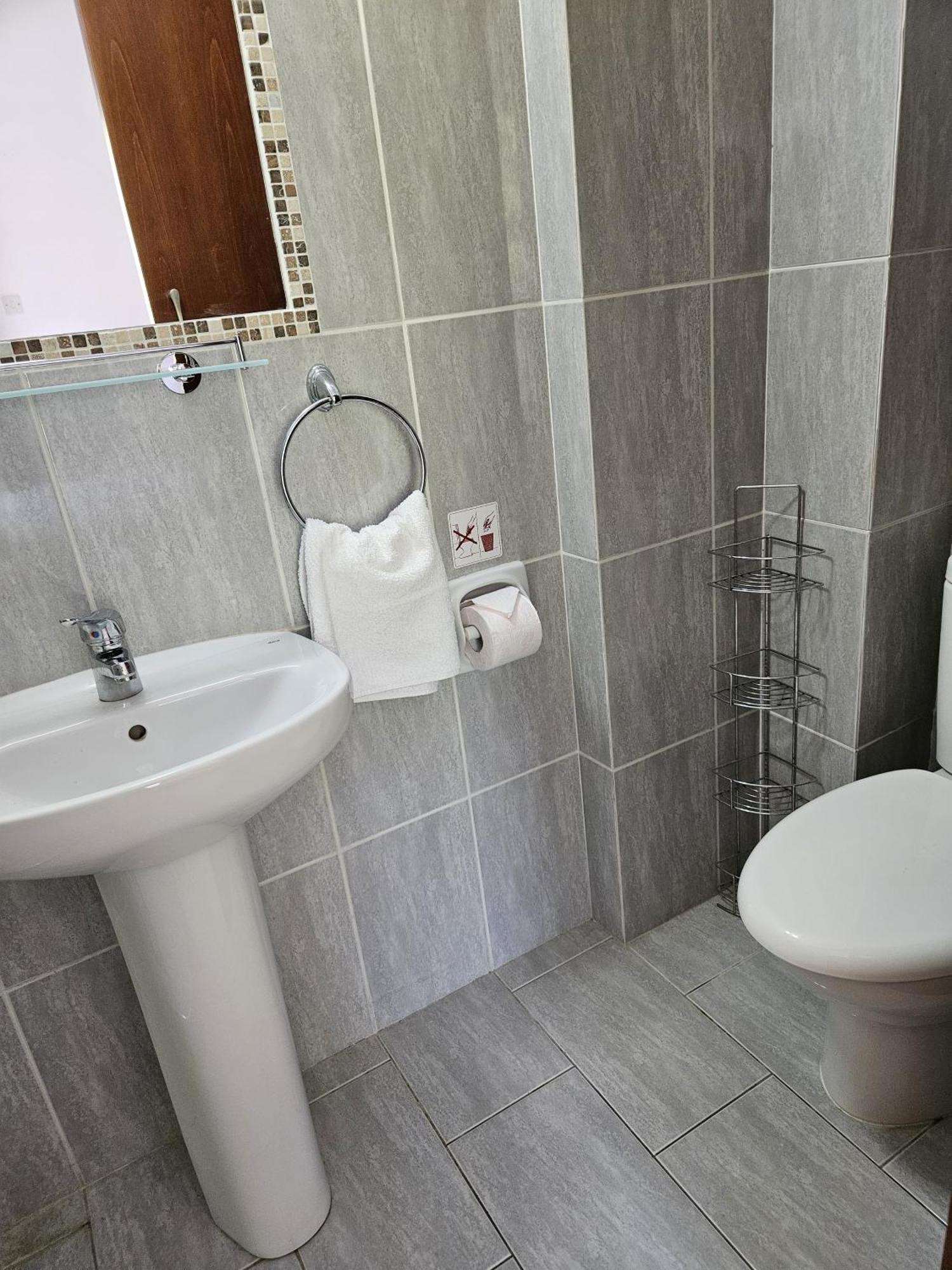 The Brightstay Paphos, 2 Bed Apt, Paphos Riviera, Universal Buitenkant foto